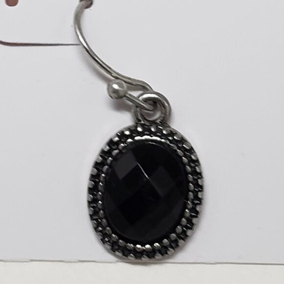 Women's Silver tone Dainty Design Black Stone 1-inch Fishhook Teardrop Earrings - Picture 3 of 5